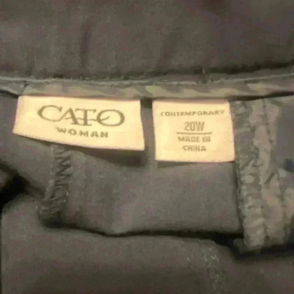 Cato Woman Blue pants zippered front they have some stretch to them Size 20 - Picture 5 of 7